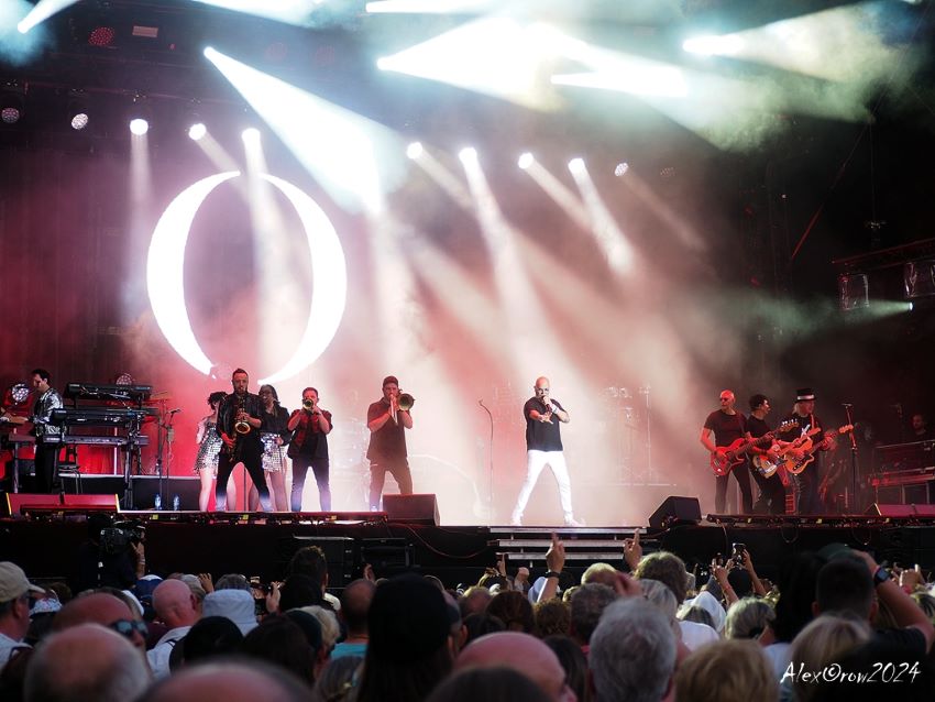 Pascal Obispo et ses musiciens Spa 2024 ©Alex Crow