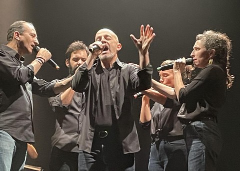 Le Chant de la Griffe avec, au centre, Sylvain Giro (photos Janick Foucault)